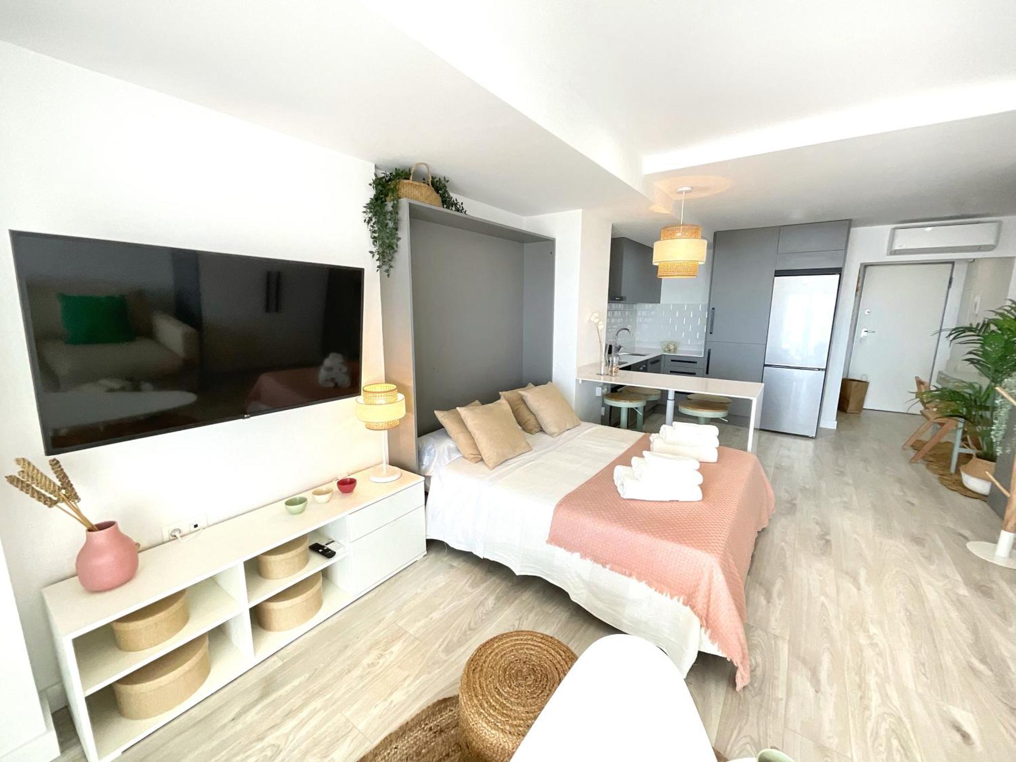 Cs7 Kaleria Suites Almeria Exterior photo